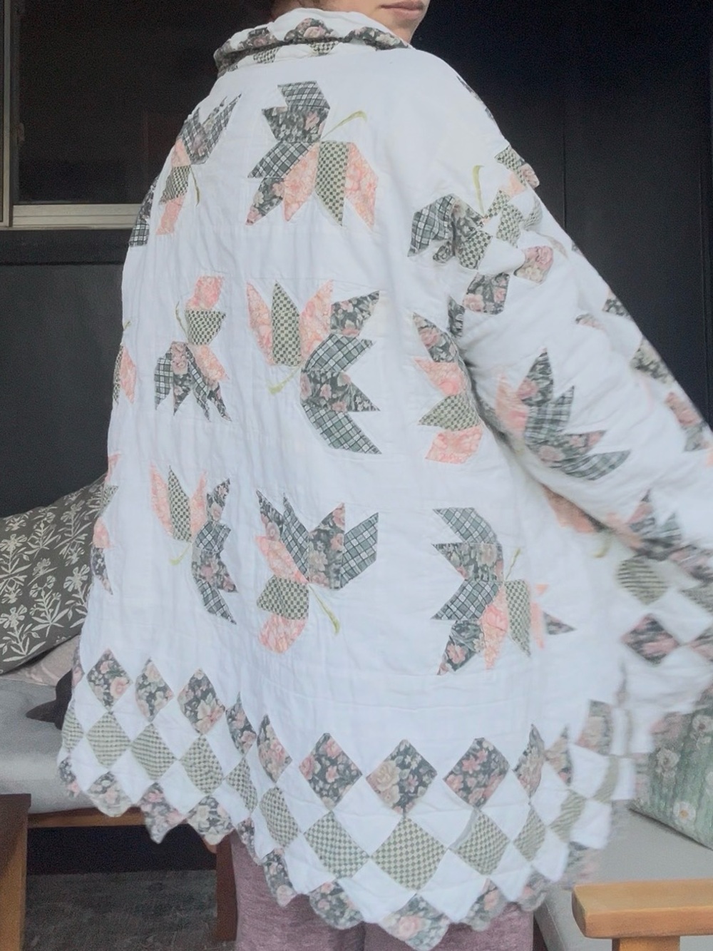 Vintage Quilt jacket M/L Leaf Patchwork Floral Quilted coat